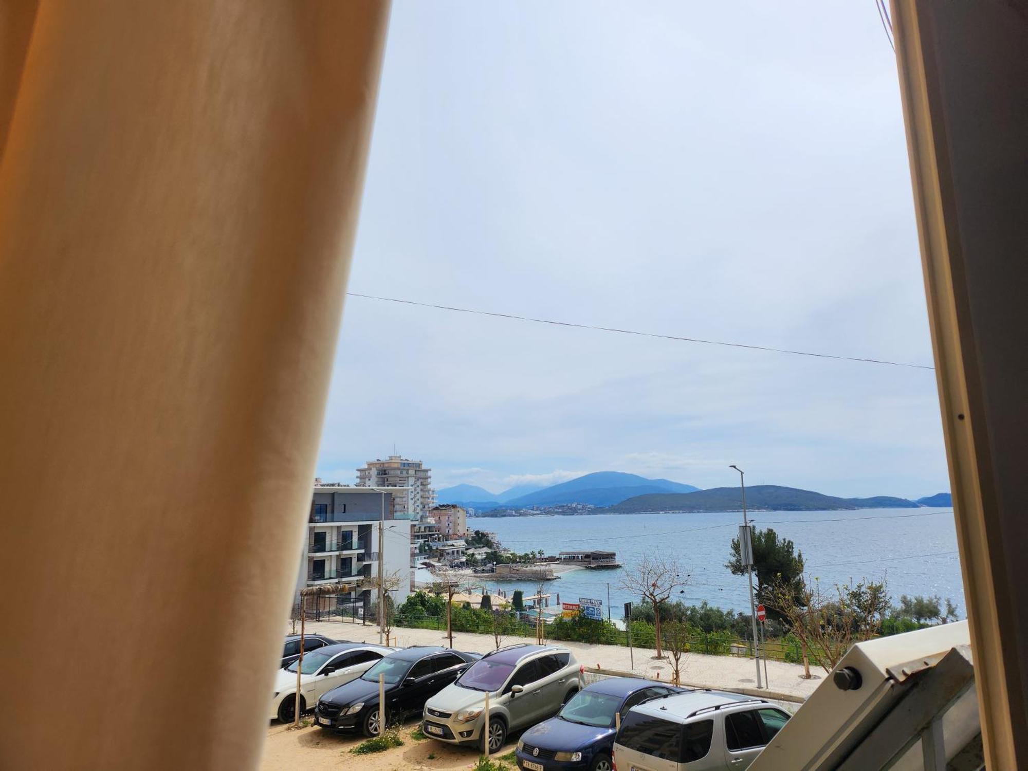Alpha Seaside Apartment Sarandë Esterno foto